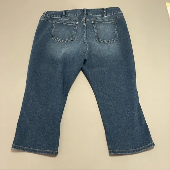 Torrid First at Fit Women's Blue Jegging Crop Jeans, Size 24 - Picture 4 of 12
